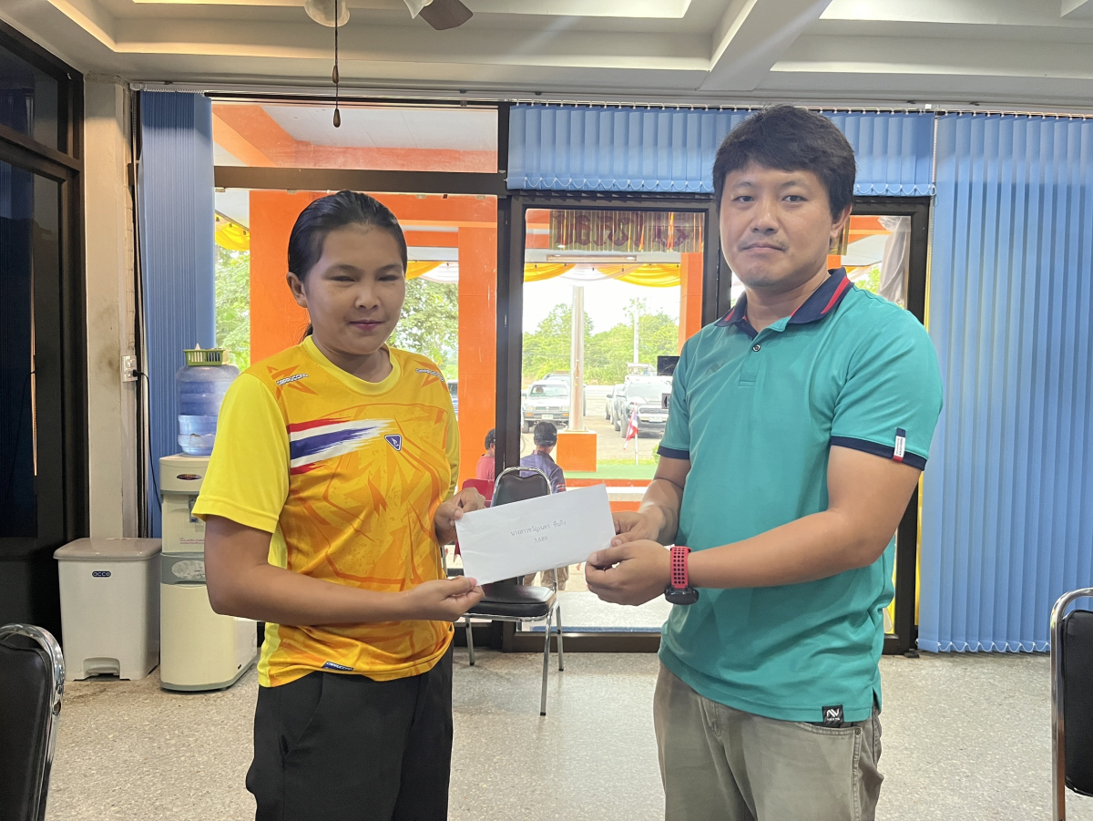 องค์การบริหารส่วนตำบลอุดมทรัพย์ มอบเงินช่วยเหลือผู้ประสบสาธารณภัยธรรมชาติ 