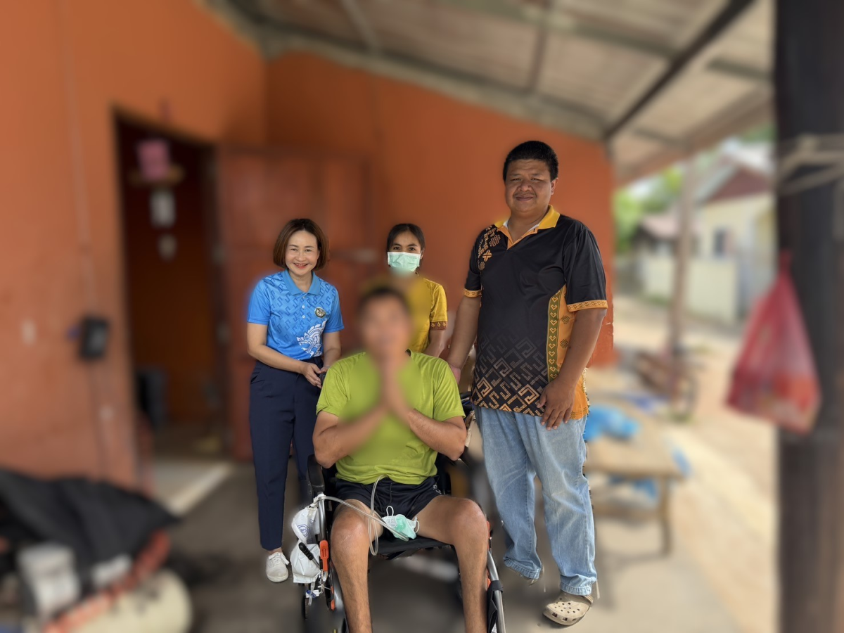 มอบรถเข็นสำหรับผู้พิการ ภายในพื้นที่ตำบลอุดมทรัพย์