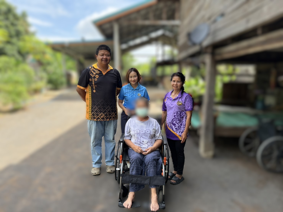 มอบรถเข็นสำหรับผู้พิการ ภายในพื้นที่ตำบลอุดมทรัพย์