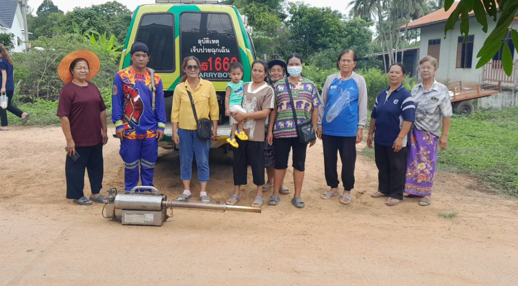 ฉีดพ่นหมอกควันกำจัดลูกน้ำยุงลาย  เพื่อป้องกันและควบคุมการระบาดของโรคไข้เลือดออก บ้านอุดมทรัพย์พัฒนา ม.17