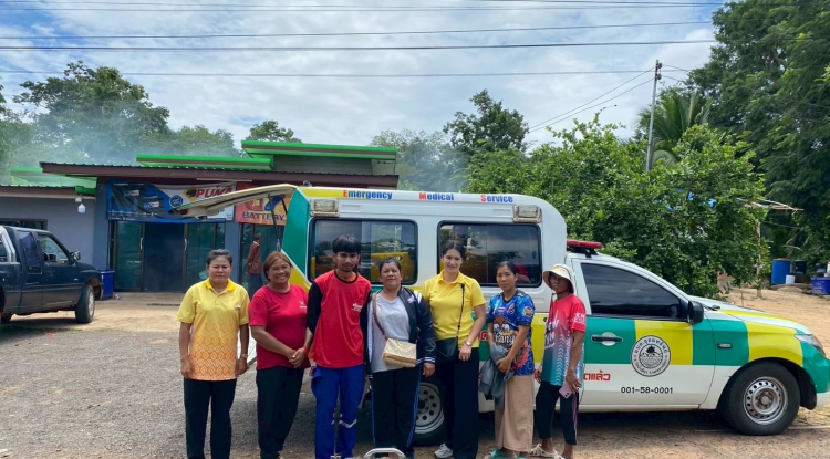 ฉีดพ่นหมอกควันป้องกันและควบคุมโรคไข้เลือดออก  ณ บ้าน หัวเขาทอง หมู่ที่ 15 