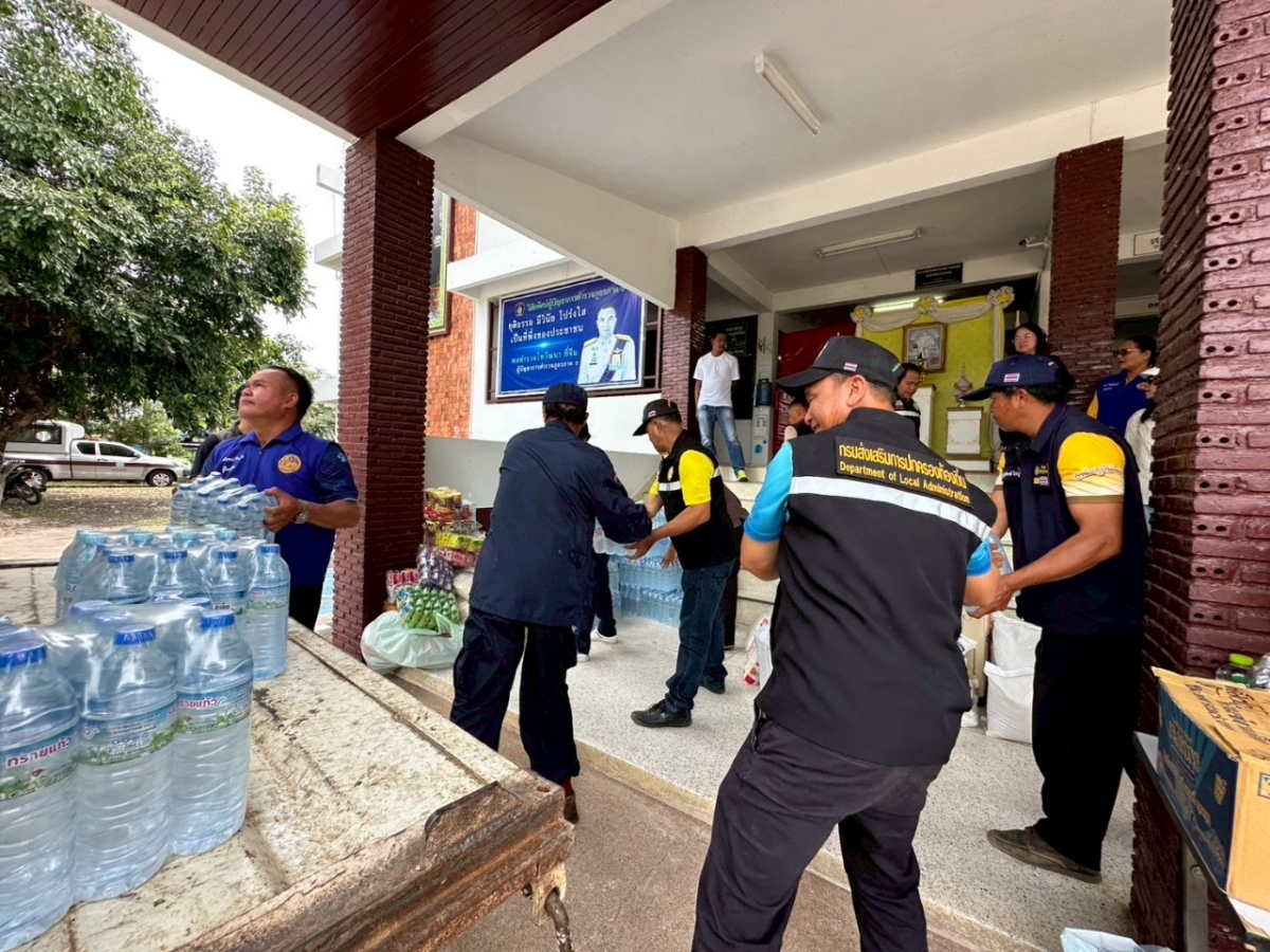 กิจกรรมมอบเครื่องอุปโภคบริโภค เพื่อสนับสนุนนการปฏิบัติงานของเจ้าหน้าที่ และสร้างขวัญกำลังใจให้กับพี่น้องประชาชนที่อาศัยอยู่ในเขตชายแดนไทย-กัมพูชา