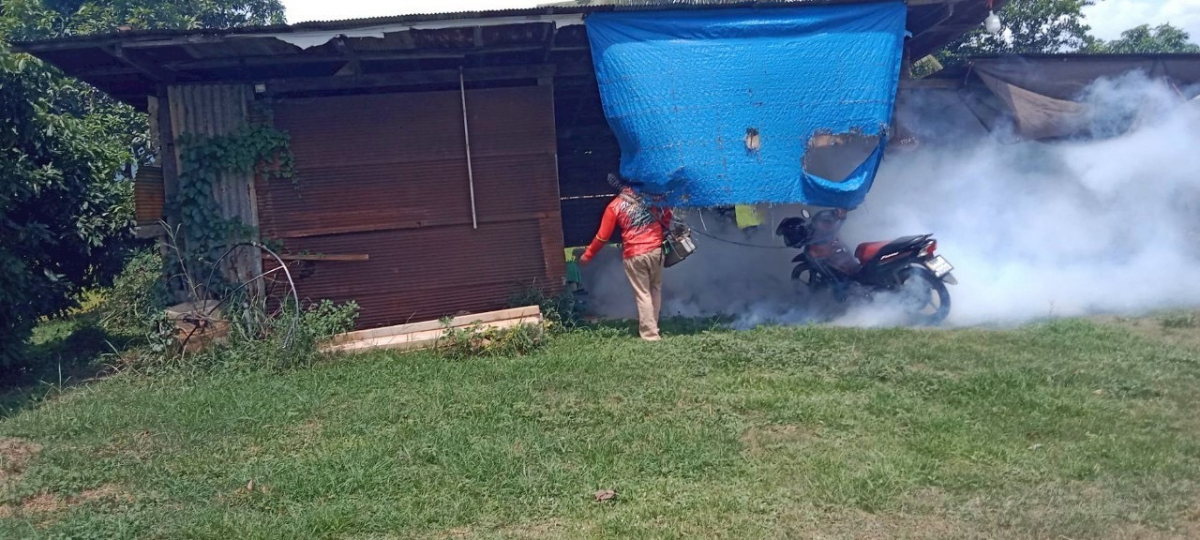 กิจกรรมฉีดพ่นหมอกควันกำจัดลูกน้ำยุงลาย ครั้งที่ 1 บริเวณภายในหมู่บ้านโนนค่าง หมู่ที่7