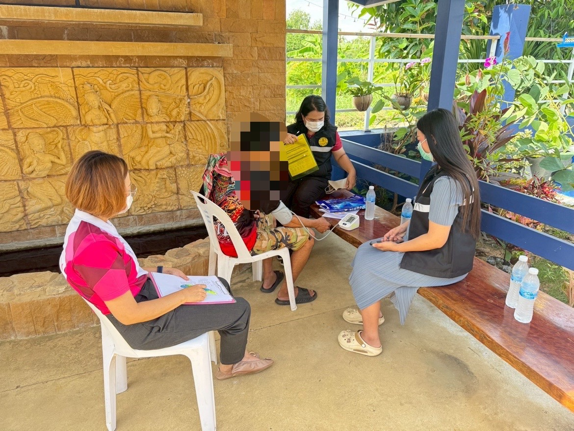 ลงพื้นที่ดำเนินการช่วยเหลือด้านสาธารณสุขและสุขภาพ ภายในตำบลอุดมทรัพย์