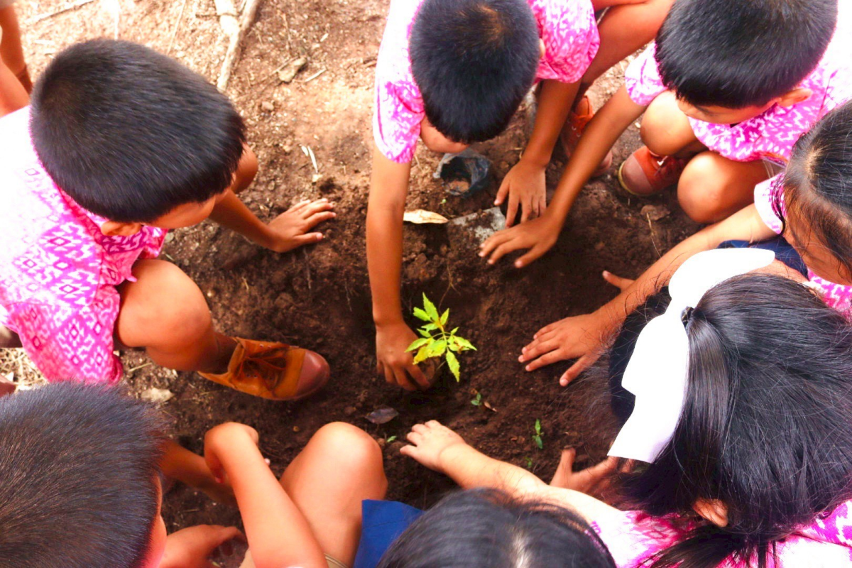 โครงการสนับสนุนเครือข่าย อพ.สร ด้านความเป็นกลางคาร์บอน และการปรับตัวต่อการเปลี่ยนแปลงสภาพภูมิอากาศ ภายได้โครงการอนุรักษ์พันธุกรรมพืชอันเนื่องมาจากพระราชดำริ สมเด็จพระเทพรัตนรายสุดาฯ สยามบรมราชกุมารี