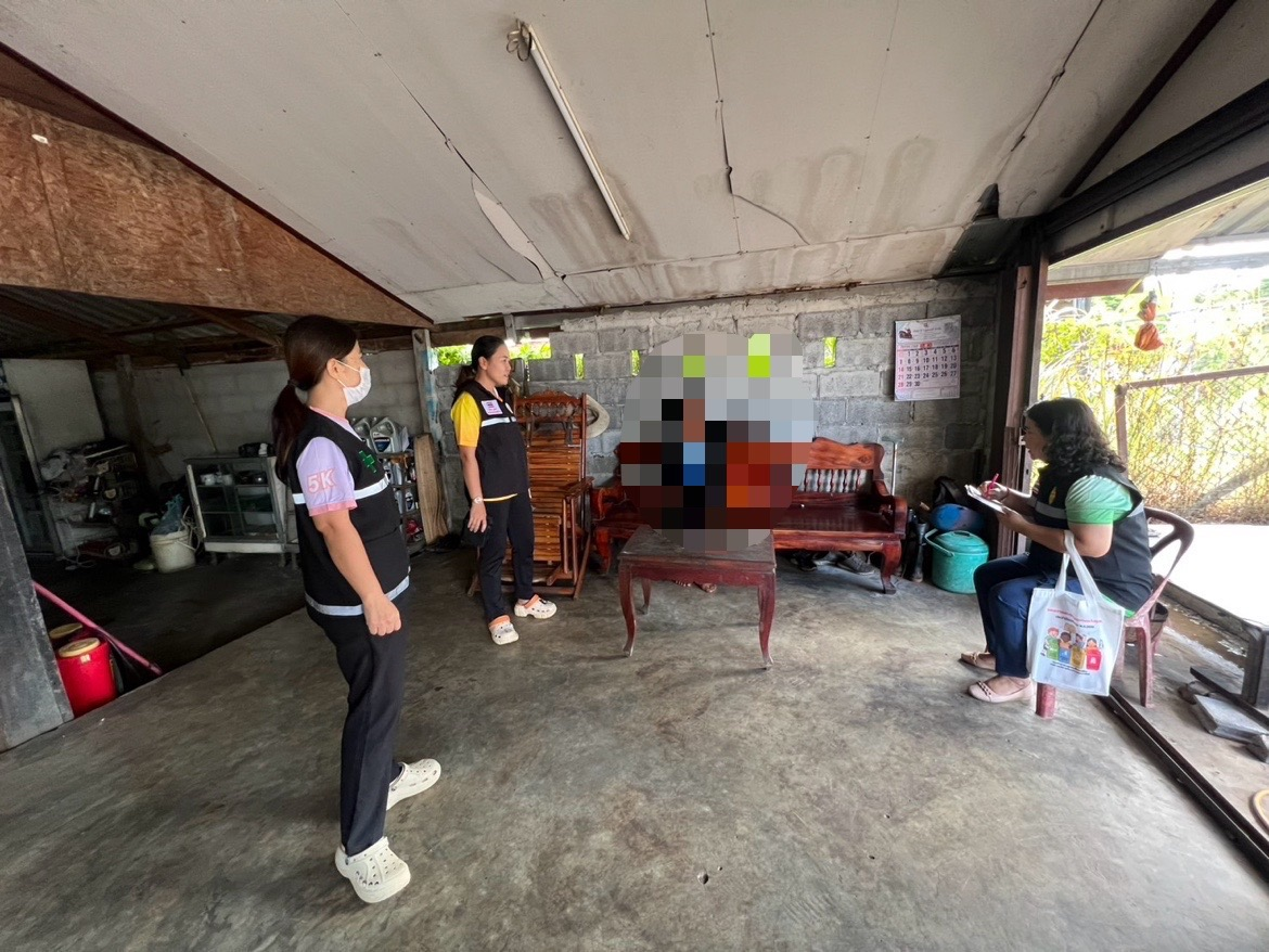 ลงพื้นที่ดำเนินการช่วยเหลือด้านสาธารณสุขและสุขภาพ ภายในตำบลอุดมทรัพย์ โดยศูนย์ฟื้นฟูสภาพทางสังคม