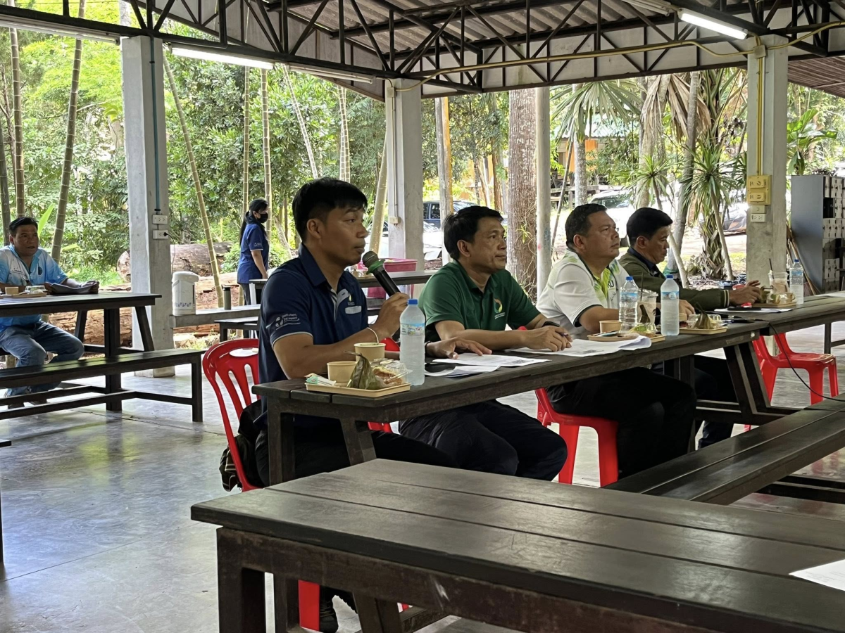 ประชุมกรรมการที่ปรึกษาสถานีวิจัยและฝึกนิสิตวนศาสตร์วังน้ำเขียว เพื่อรับฟังความคิดเห็นและแนวทางในการทำงานแบบบูรณาการของสถานีวิจัยฯ