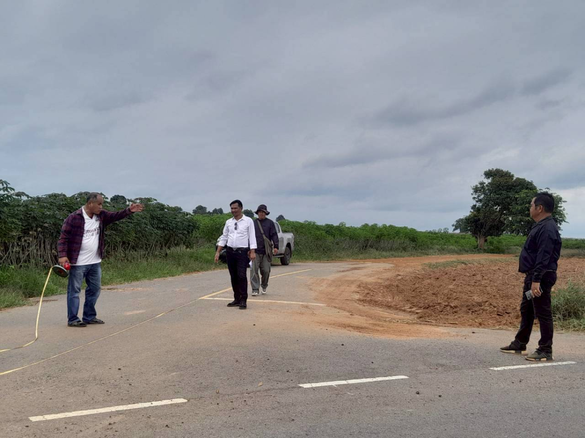 สำรวจพื้นที่ก่อสร้างถนนคอนกรีตเสริมเหล็ก ถนนหนองข้าวเหนียว บ้านโนนเหลื่อม-บ้านหัวเขาทอง หมู่ที่ 2