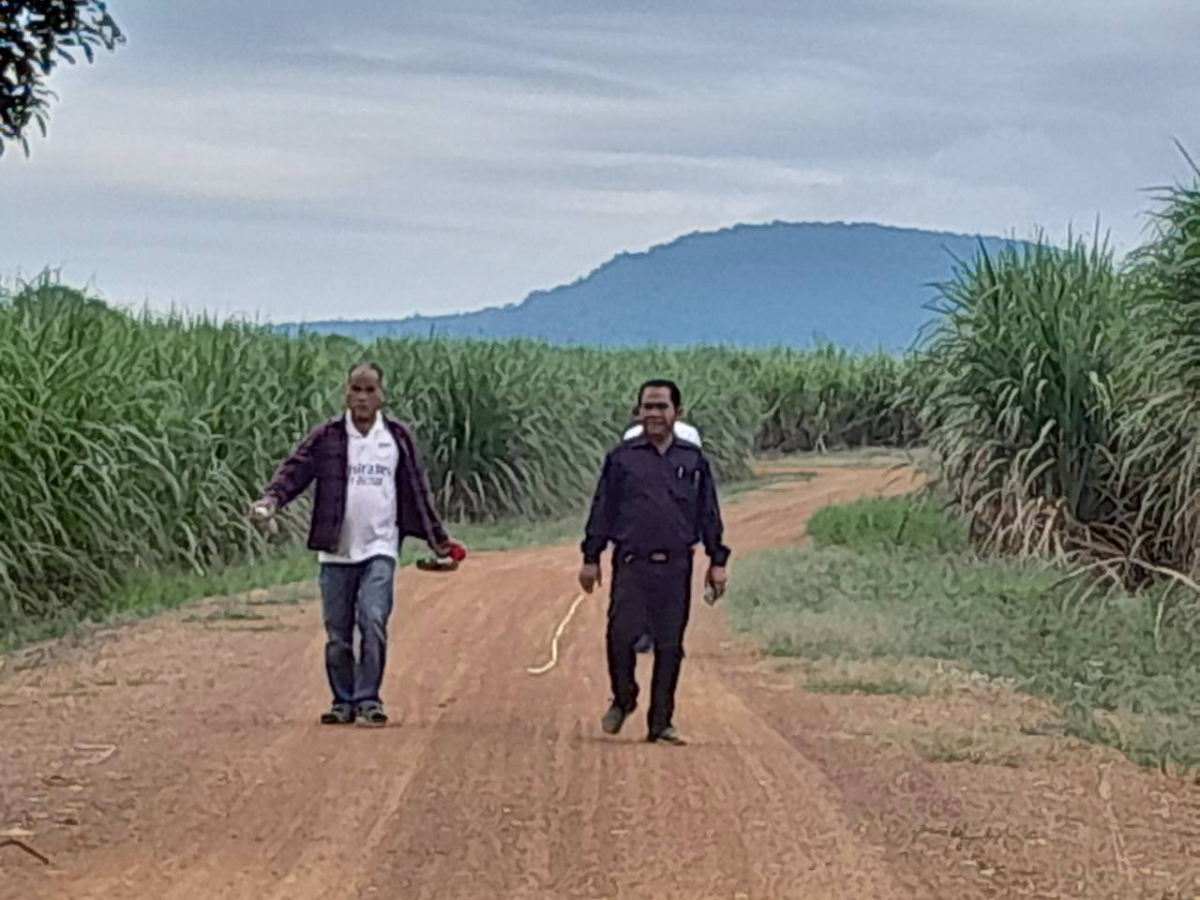 สำรวจพื้นที่ก่อสร้างถนนคอนกรีตเสริมเหล็ก ถนนหนองข้าวเหนียว บ้านโนนเหลื่อม-บ้านหัวเขาทอง หมู่ที่ 2