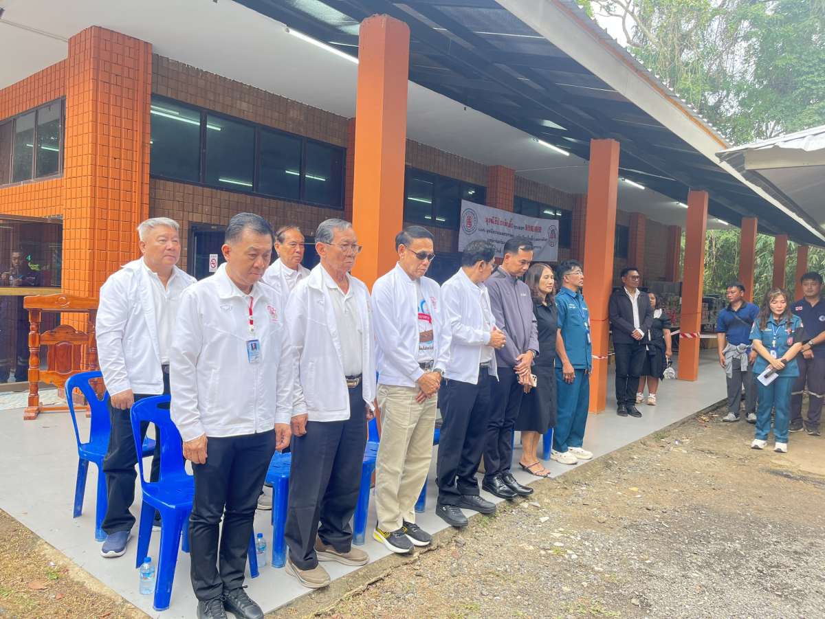 กิจกรรมมอบผ้าห่มกันหนาว พร้อมแจกจ่ายเครื่องอุปโภคบริโภค ให้กับประชาชนในตำบลอุดมทรัพย์