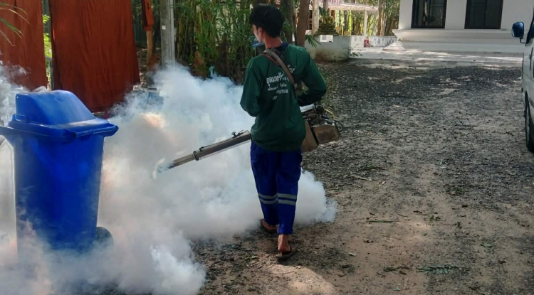 กิจกรรมฉีดพ่นหมอกควันกำจัดลูกน้ำยุงลาย ภายในวัดโนนค่าง ต.อุดมทรัพย์ อ.วังน้ำเขียว จ.นครราชสีมา