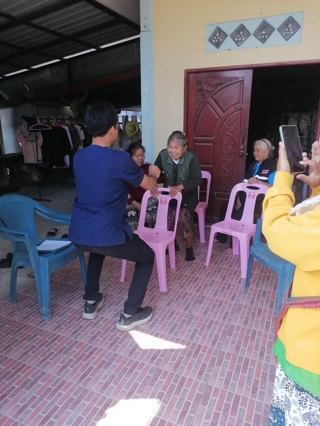 โครงการเยี่ยมบ้านผู้สูงอายุ ผู้พิการและผู้ป่วย IMC ของ อบต อุดมทรัพย์