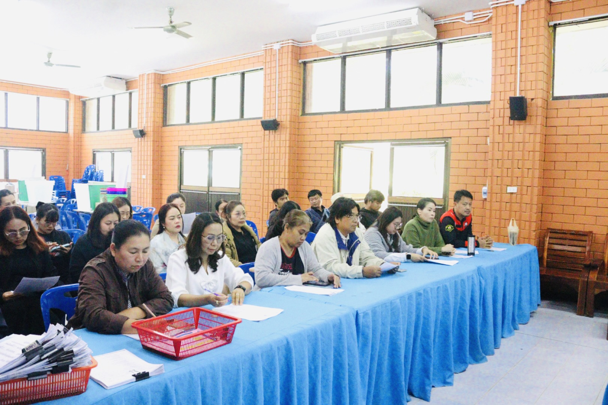 ประชุมเจ้าหน้าที่อบต. เพื่อเตรียมความพร้อมวันส่งมอบ-รับมอบหีบบัตรเลือกตั้ง วัสดุเลือกตั้ง ในการเลือกตั้งสมาชิกสภาองค์การบริหารส่วนตำบลอุดมทรัพย์และนายกองค์การบริหารส่วนตำบลอุดมทรัพย์ 