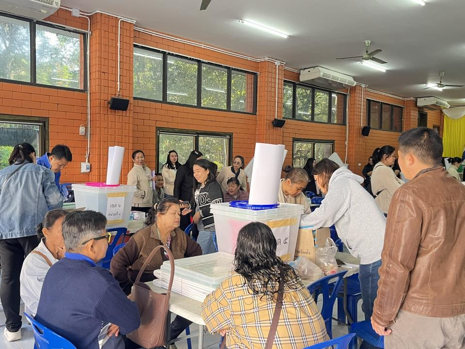 องค์การบริหารส่วนตำบลอุดมทรัพย์ ทำการส่งมอบหีบบัตรเลือกตั้ง และวัสดุอุปกรณ์ในการเลือกตั้ง ให้กับคณะกรรมการประจำหน่วยเลือกตั้ง ในเขตพื้นที่ตำบลอุดมทรัพย์