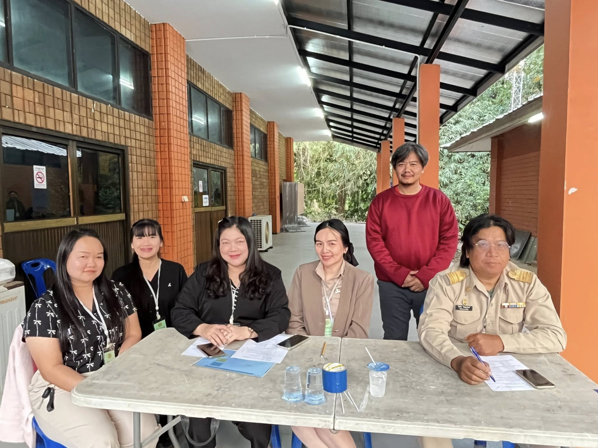 ประมวลภาพบรรยากาศการส่งมอบหีบบัตรหลังการลงคะแนนเสียงเลือกตั้งสมาชิกสภาและนายกองค์การบริหารส่วนตำบลอุดมทรัพย์