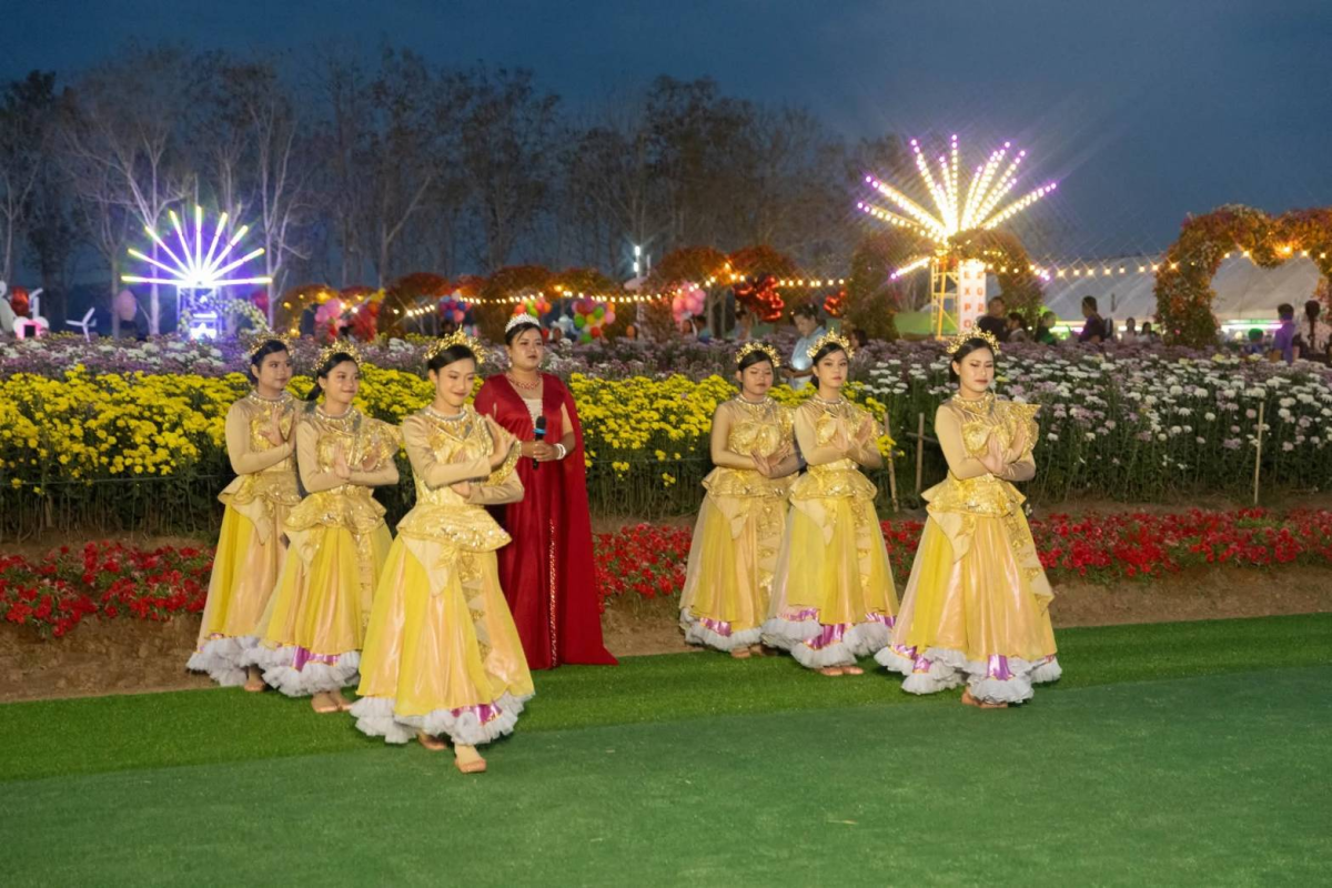 พิธีเปิดเทศกาลเบญจมาศบานในม่านหมอก ครั้งที่ 24