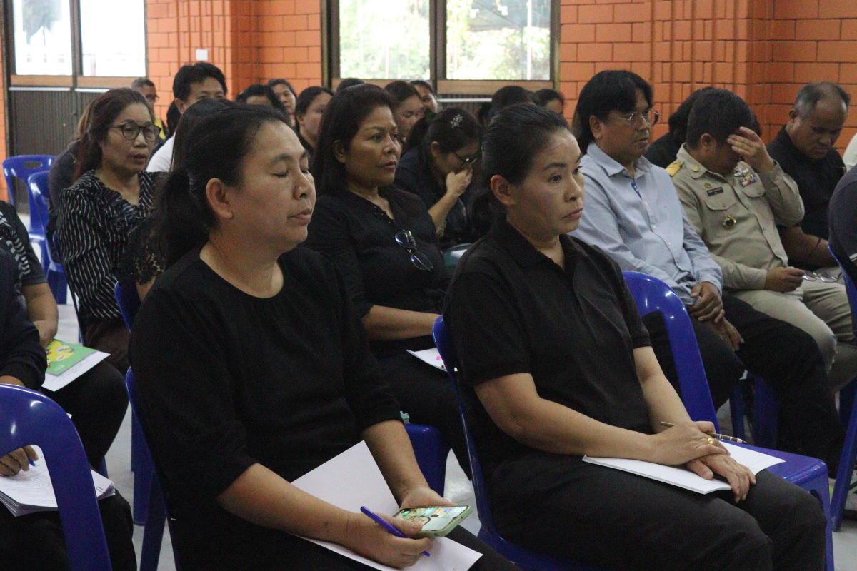 ประชุมเพื่อเตรียมความพร้อมประเพณีสู่ขวัญข้าว และการแนะนำผู้บริหารใหม่ พร้อมมอบนโยบายให้กับพนักงานส่วนตำบล พนักงานจ้าง 