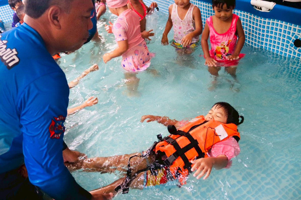 พิธีเปิดโครงการเฝ้าระวังป้องกันเด็กจมน้ำ ศูนย์พัฒนาเด็กเล็กในตำบลอุดมทรัพย์ ประจำปีงบประมาณ พ.ศ. 2569