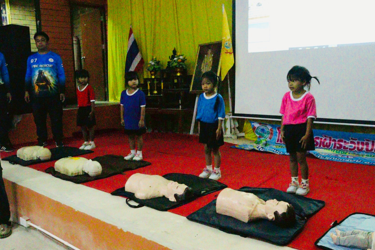 พิธีเปิดโครงการเฝ้าระวังป้องกันเด็กจมน้ำ ศูนย์พัฒนาเด็กเล็กในตำบลอุดมทรัพย์ ประจำปีงบประมาณ พ.ศ. 2569