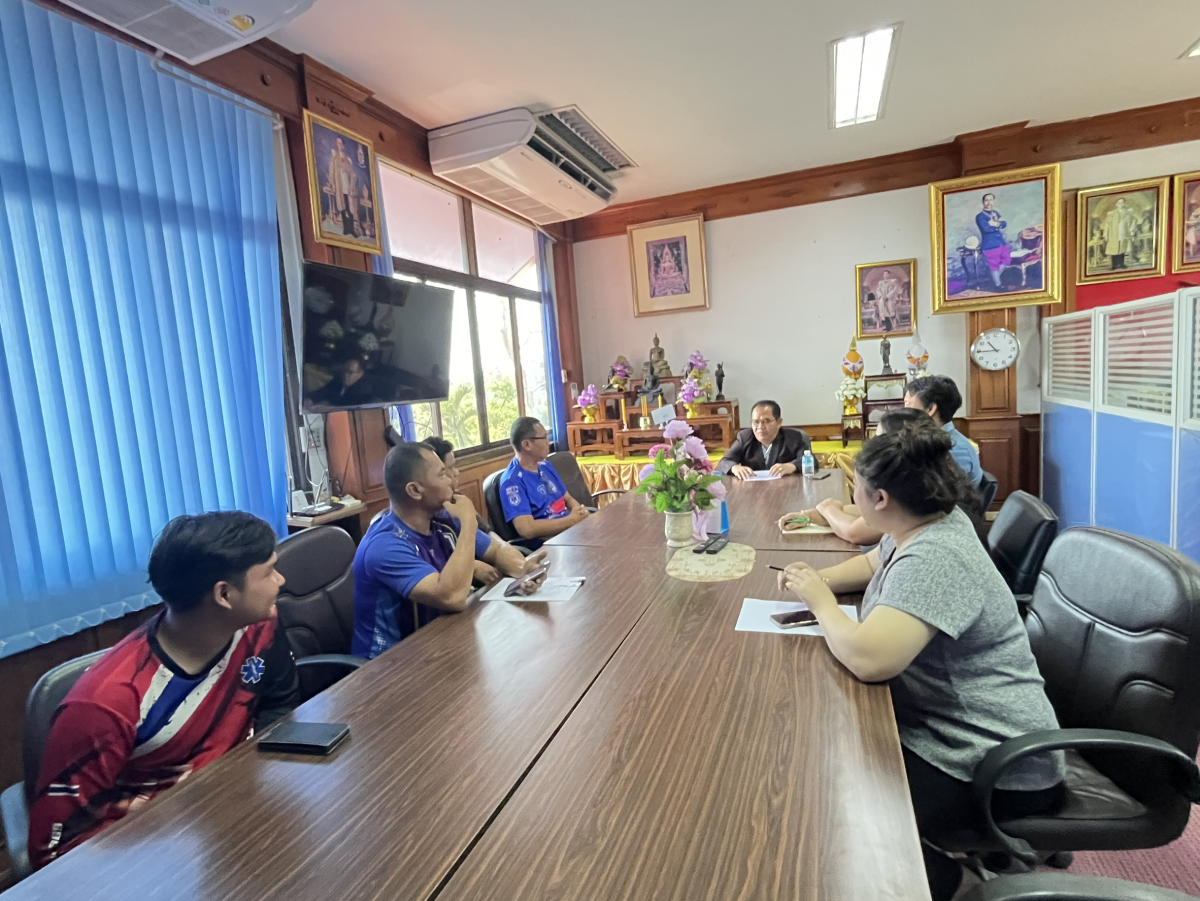 ประชุมชี้แจ้งการปฏิบัติงานของพนักงานกู้ชีพ กองสาธารณสุขและสิ่งแวดล้อม 