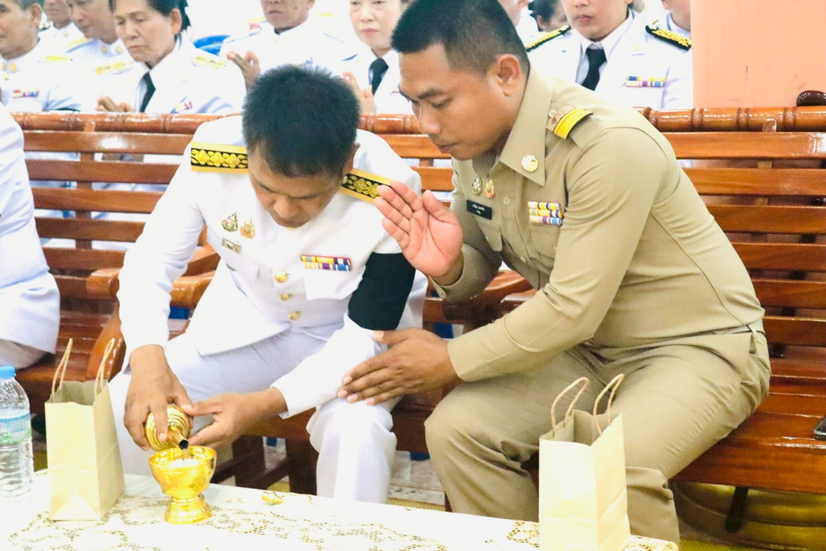 ร่วมพิธีพระราชทานน้ำหลวงสรงศพพระครูเกษมศาสนกิจ (สาน เขมวีโร) และร่วมฟังสวดอภิธรรม 