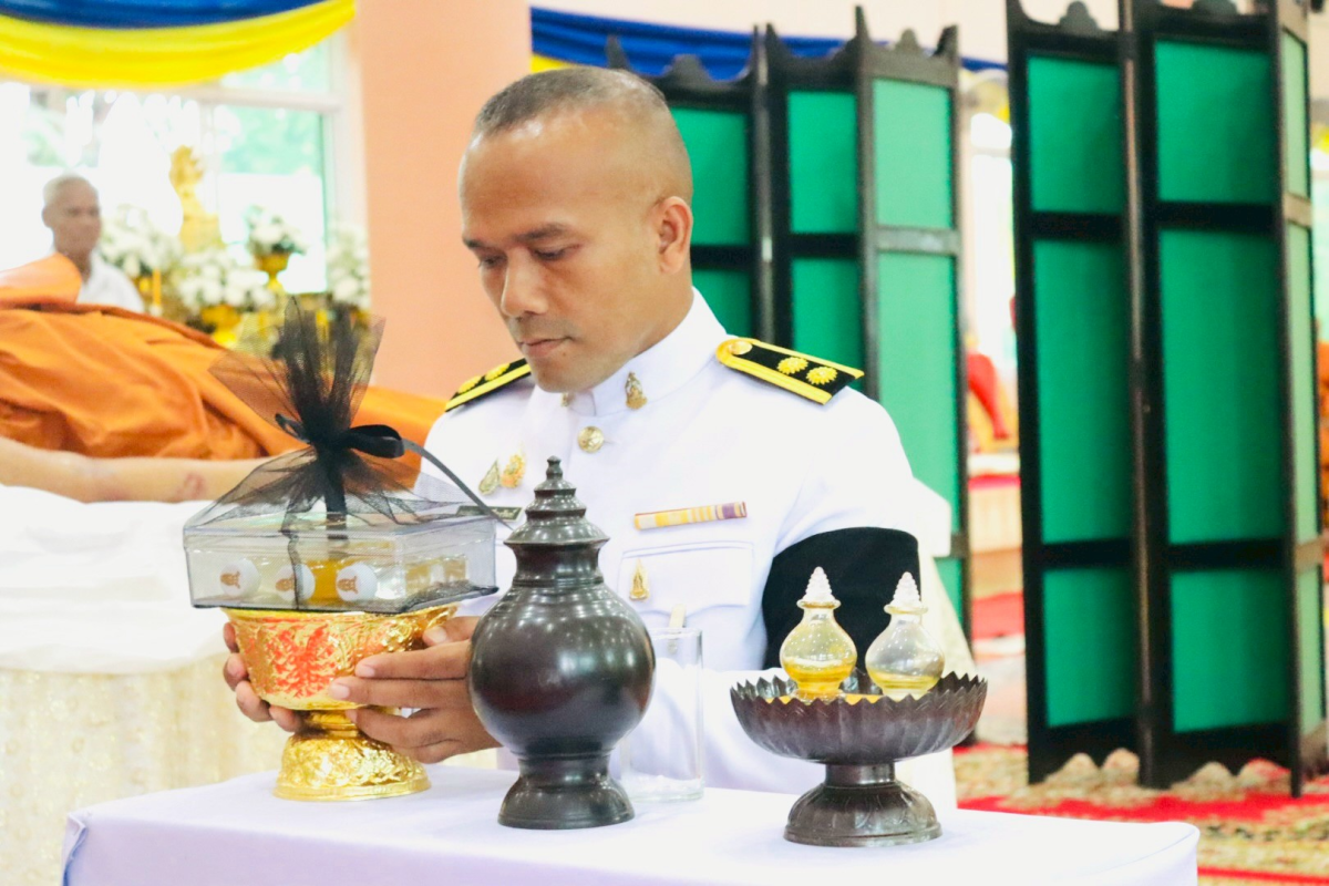 ร่วมพิธีพระราชทานน้ำหลวงสรงศพพระครูเกษมศาสนกิจ (สาน เขมวีโร) และร่วมฟังสวดอภิธรรม 